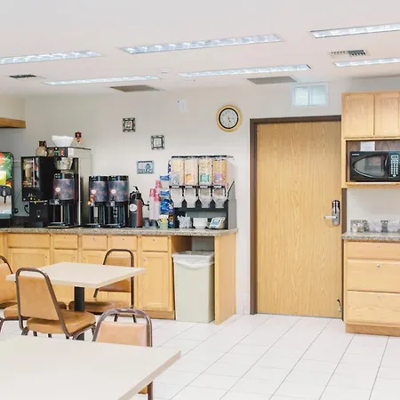 Lavissh Inn And Suites-2