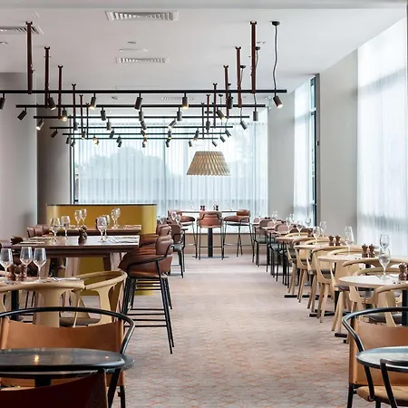 Hilton Garden Inn London Heathrow Airport-2