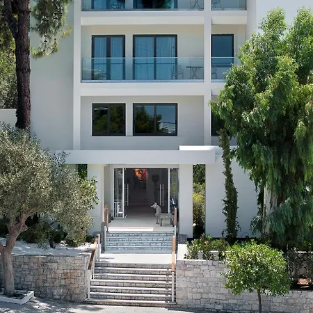 The Roc Club, A Hotel To Live-3