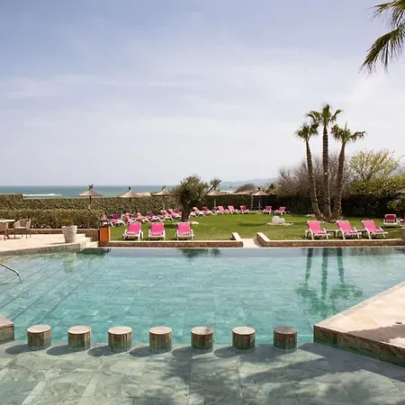 Grand Hotel Les Flamants Roses Thalasso & Spa-3
