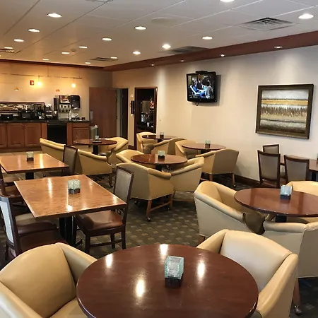 Norfolk Country Inn And Suites-2
