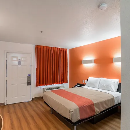 Motel 6-Grand Prairie, Tx - Near Six Flags Drive-2