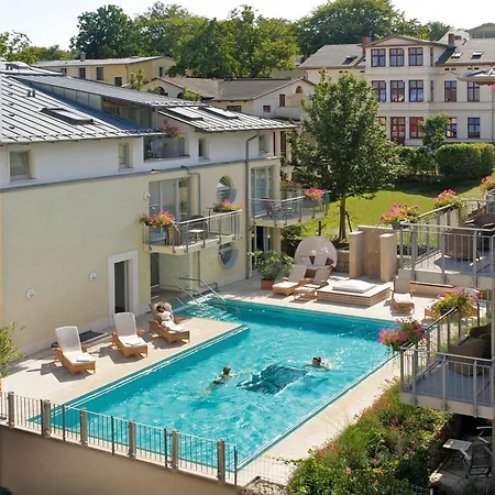 Strandhotel Heringsdorf Mit Soleaussenpool 30 Grad-2