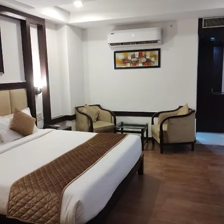 Hotel Amba International-2