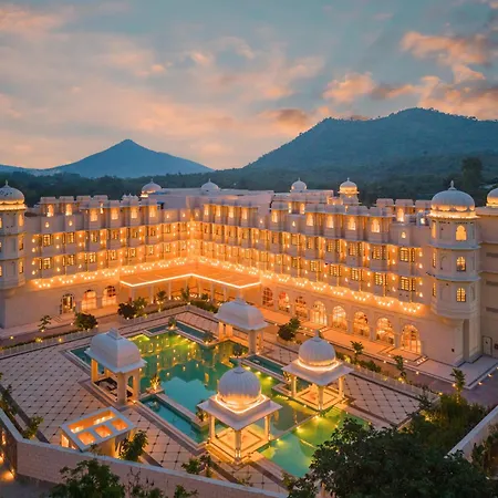 Wyndham Grand Udaipur Palace Pure Vegetarian Hotel-2