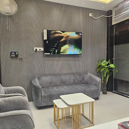 Hotel Crystal Sarovar-3