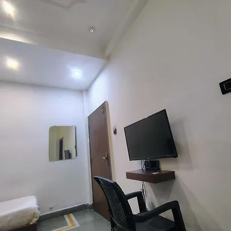 Hotel O Jhansi Railway Station Road Formerly Hotel Gunjan-2