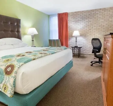 Mcallen Plaza Hotel And Suites-2