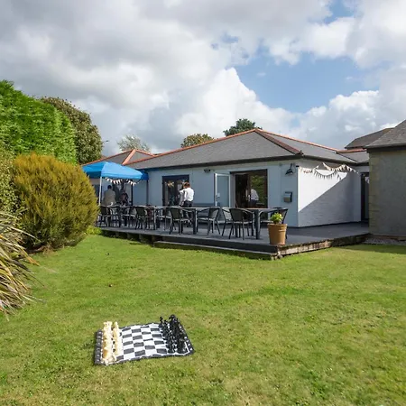 Tricky'S At The Tolgus Inn, Redruth - Free Wifi - Free Parking-3