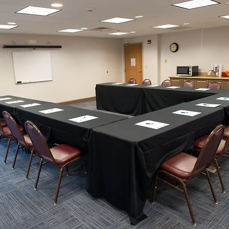 Holiday Inn Express Hotel & Suites Chanhassen By Ihg-3