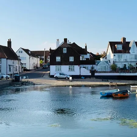 36 On The Quay-3