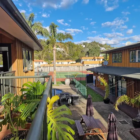 Palm Tree Apartments & Backpackers-2