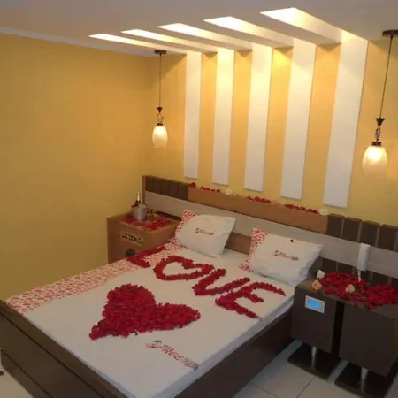 Motel Free Love-3