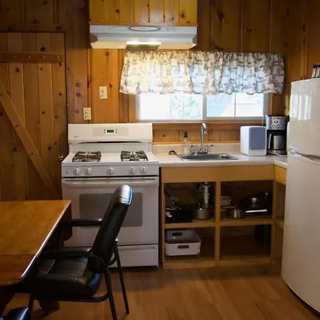 Tamarack Lodge Motel-2