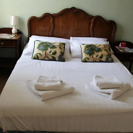 Falcon Hotel-3