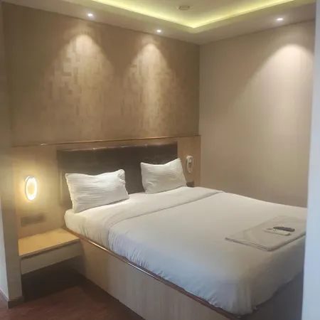 Hotel Royal Suite-2