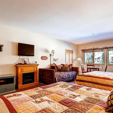 Gateway Mountain Lodge, A Vail Resorts Property-2