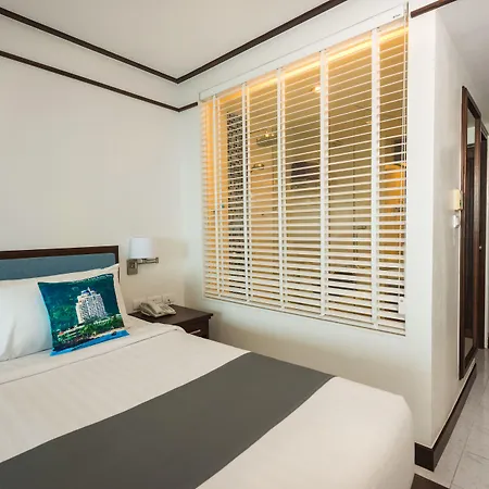 Andaman Beach Suites Hotel, Patong Phuket-3