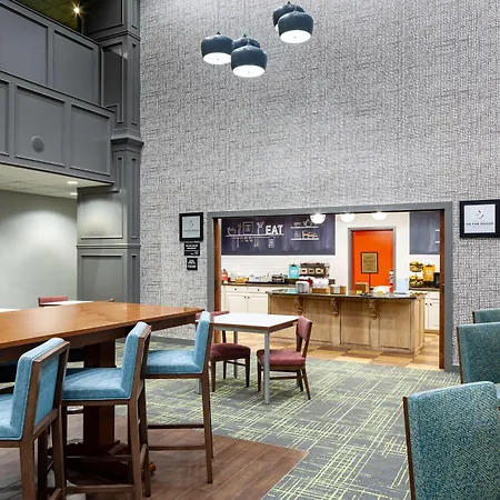 Hampton Inn & Suites Texarkana-3