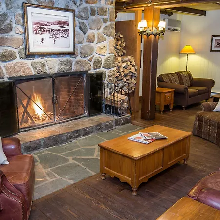 Place Saint Bernard Mont Tremblant-3