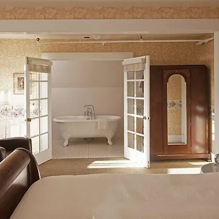 Maccallum House Inn-3