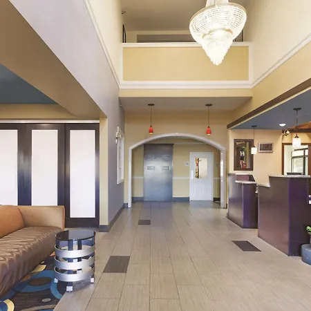 La Quinta By Wyndham Elizabethtown-3
