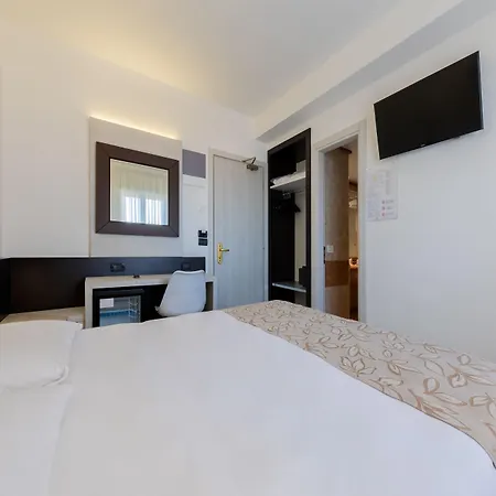 Hotel Delfino Venezia Mestre-3