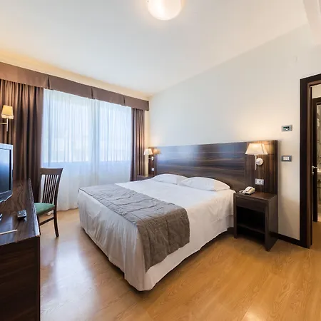 Hotel Delfino Venezia Mestre-3