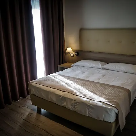 Hotel Delfino Venezia Mestre-2