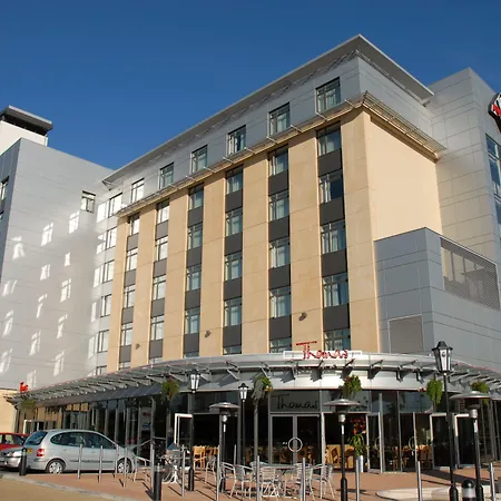 Future Inn Cardiff Bay-3
