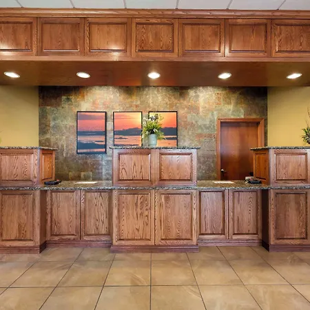 Best Western Plus Mid Nebraska Inn & Suites-3
