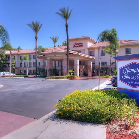 Hampton Inn & Suites Ontario-2