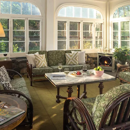 Manor House Inn (Adults Only)-2