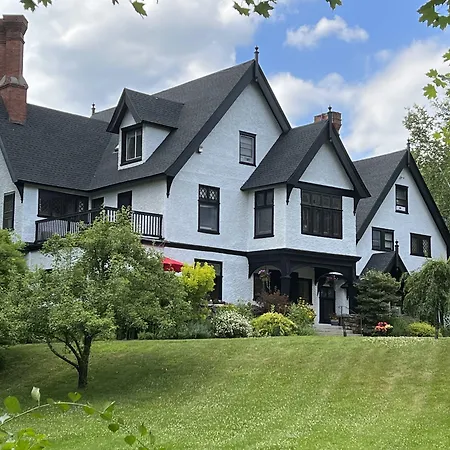 Manor House Inn (Adults Only)-3