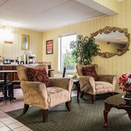 Econo Lodge Inn & Suites Lugoff-2