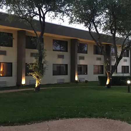Days Inn By Wyndham Sherman-2