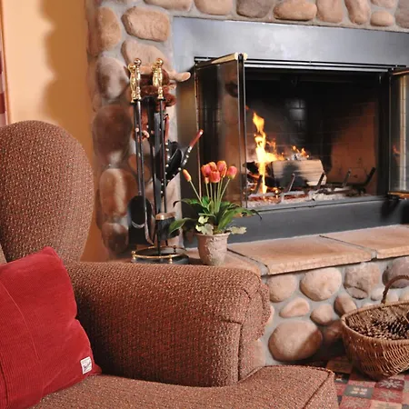 Berry Springs Lodge-2