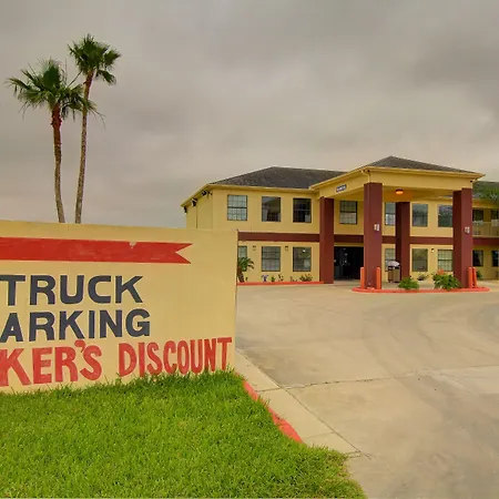 Deluxe Inn And Suites-2