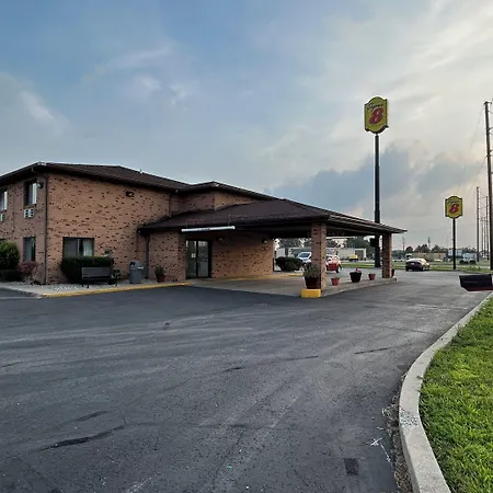 Super 8 By Wyndham Gilman-3