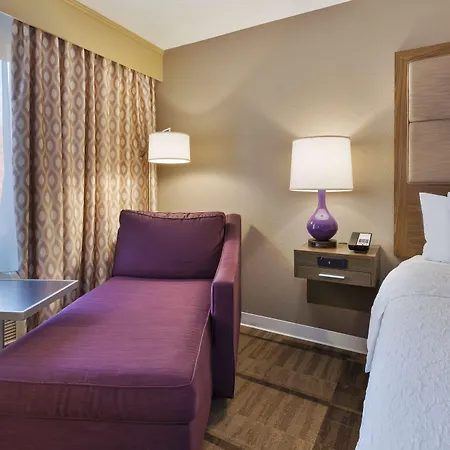 Hampton Inn Waterbury-2