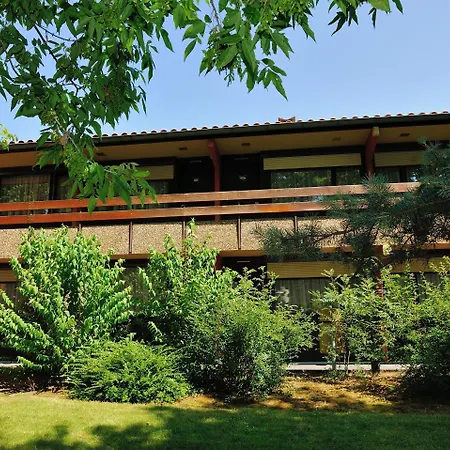 Campanile Cholet-2