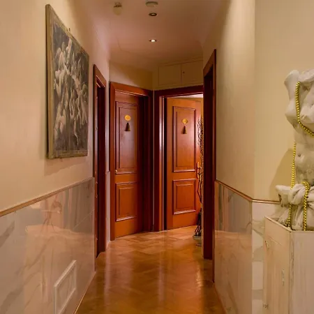 Luxury Rooms H 2000 Roma-3