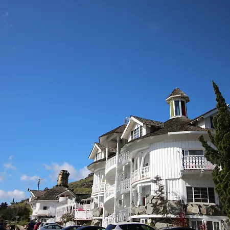 Madonna Inn-3