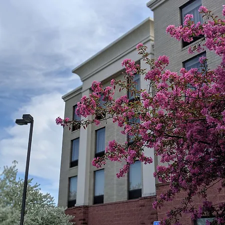 Hampton Inn & Suites Cincinnati-Union Centre-2