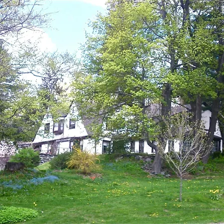 Whistler'S Inn-3
