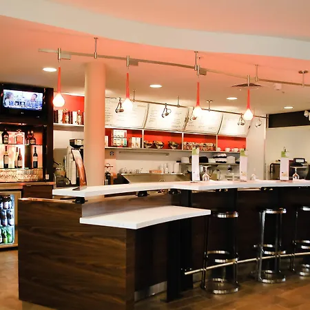 Courtyard By Marriott Salina-3