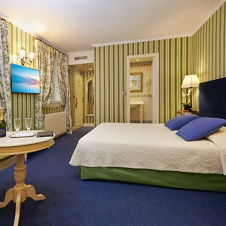Hotel Beaubourg-3