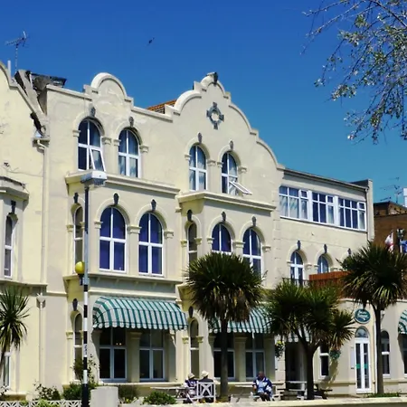 Esplanade Hotel - Clacton On Sea, Beachfront Hotel By Oyo-3