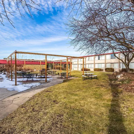 Quality Inn & Suites Albert Lea-3