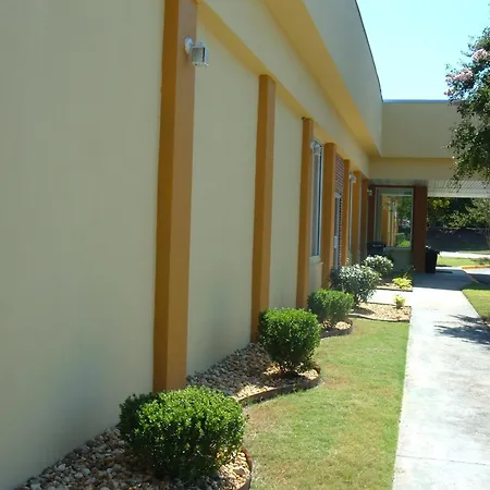 Days Inn By Wyndham Madison-3